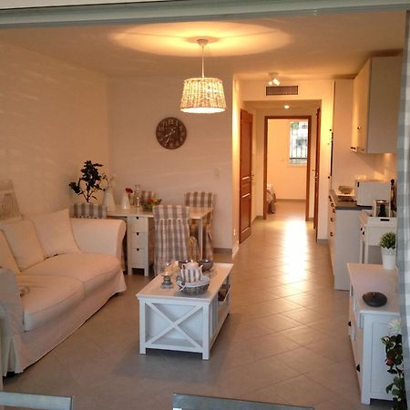 Residence Nayah-Maria Calvi  Eksteriør bilde